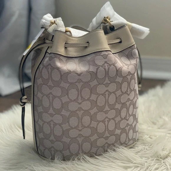 Coach Field Bucket Bag Ivory/Stone - Picture 7 of 14